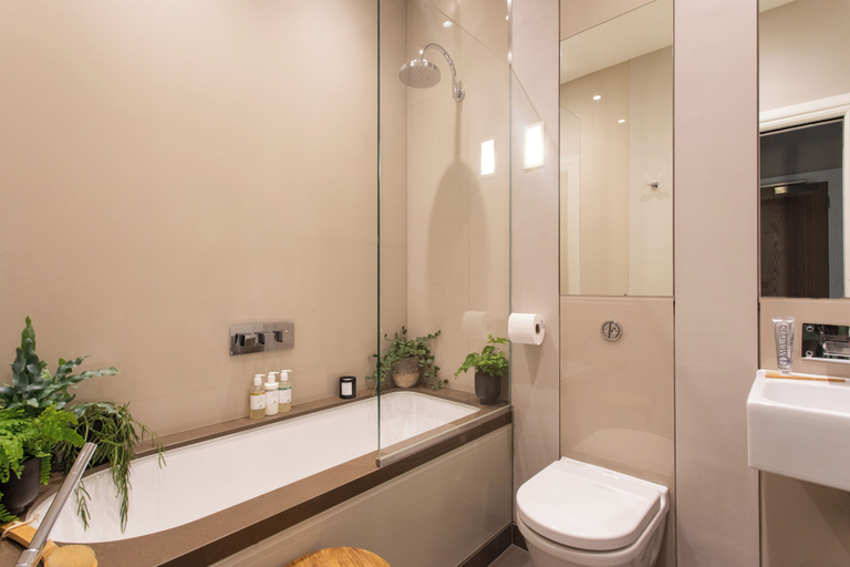 Bathroom, 56 Welbeck Street, London