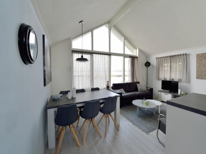 Others 5, Detached holiday home with combi-microwave at the Schildmeer, Slochteren