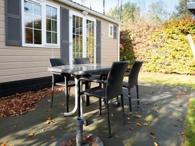 Balcony/terrace, Lovely mobile home near Park De Veluwe, Ede