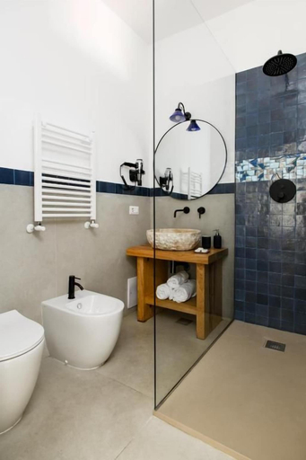 Bathroom 2, Dimora dei marchesi, Napoli