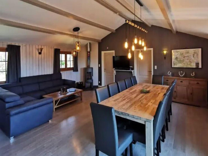 Food & Drinks 4, Luxurious Chalet in Beauraing with Sauna, Ardennes