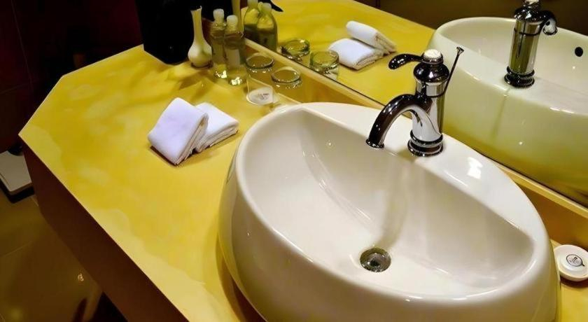 Bathroom, Paradise Jinjiang Hotel, Shanghai