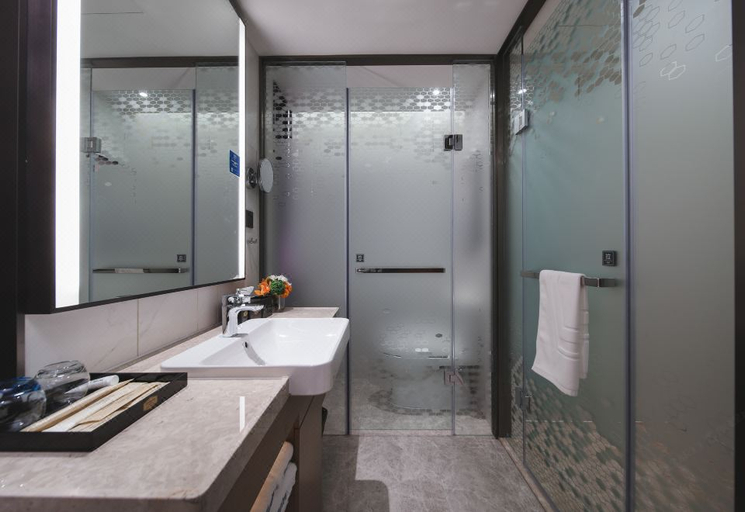 Bathroom 4, Hampton by Hilton Chongqing Qianjiang, Chongqing