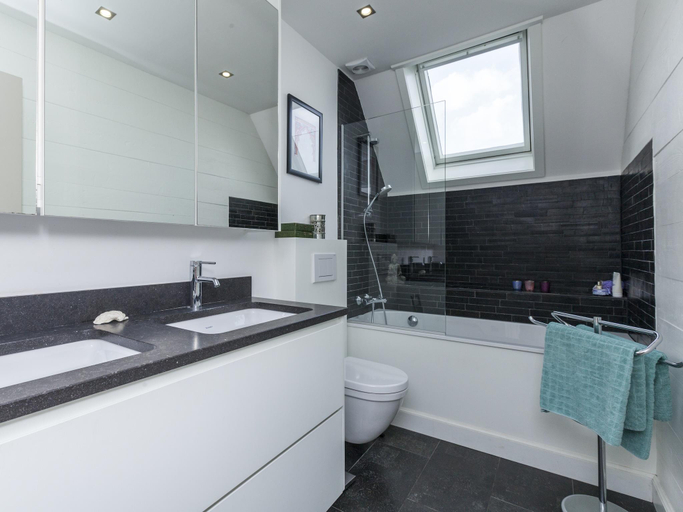 Bathroom 2, Villa in Knokke-Heist near Beach, West-Vlaanderen