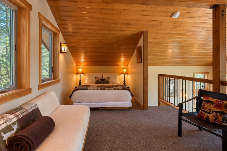 Room 5, Montaska Cabin 2 Bedroom Cabin, Chelan