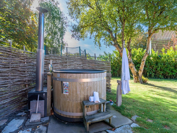 Gym/fitness, Luxurious and sustainable 6-person holiday villa, Texel