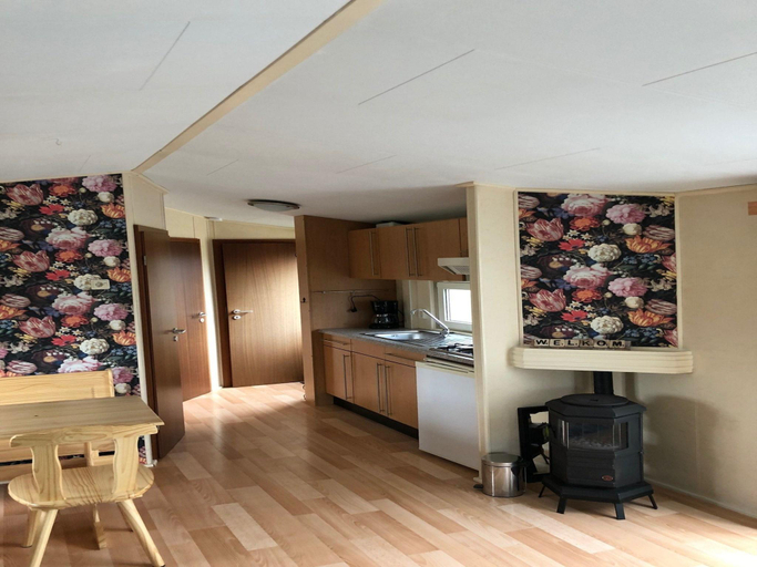 Interior view 5, Chalet in Wiringherlant with Garden Terrace, Wieringen