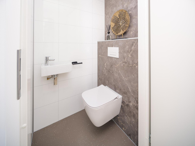 Bathroom 5, Lakeside Villa with Finnish Sauna
