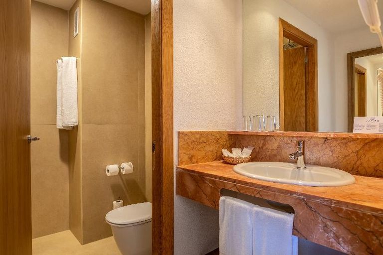 Bathroom 5, Zafiro Menorca, Baleares