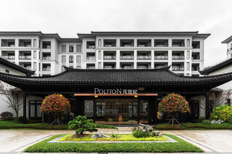 Exterior & Views