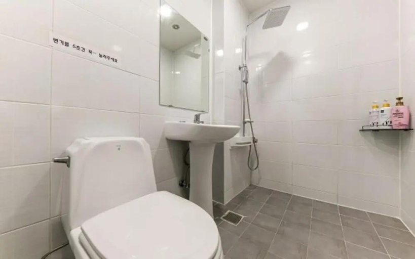 Bathroom, Dangjin Haru, Dangjin