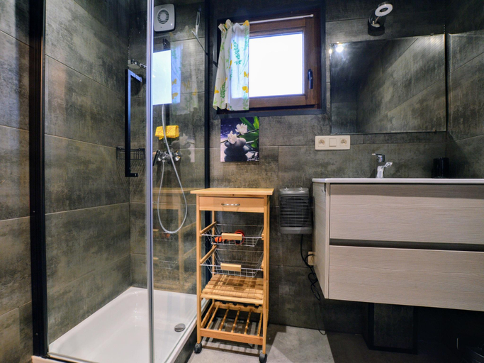 Bathroom 3, Quiet chalet with panoramic view and fenced garden, Luxembourg