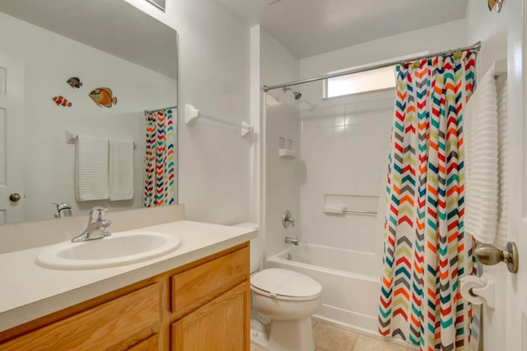 Room 2, Spacious 4-bedroom Villa With Private Pool in Southern Dunes Golf Country Club, Polk