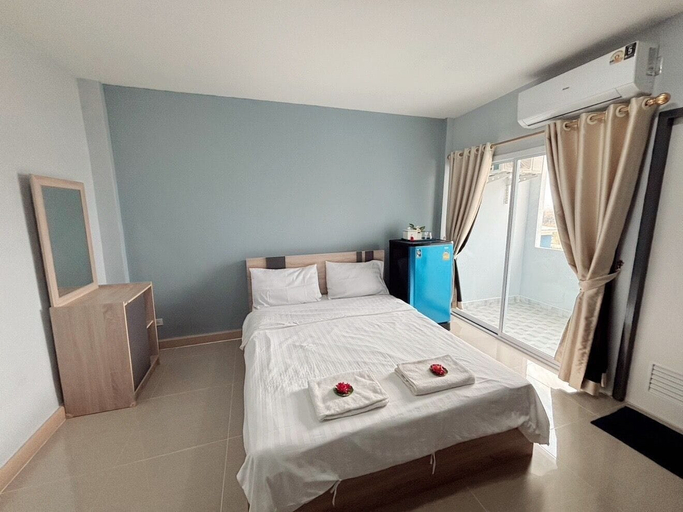 Room 5, Thana Apartment, Pluak Daeng