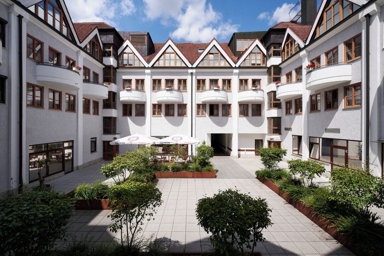 Exterior & Views 2, Hotel Kastanienhof, Erding