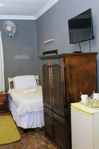 Room 3, Room-alexandra Bed & Breakfast Room 5, Umgungundlovu