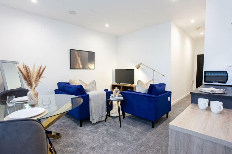 Others 5, Lovely Open Plan 1 Bedroom Apartment in Bolton, Bolton