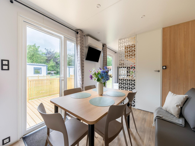 Restaurant 5, Nice family caravan in the countryside, Oost-Vlaanderen
