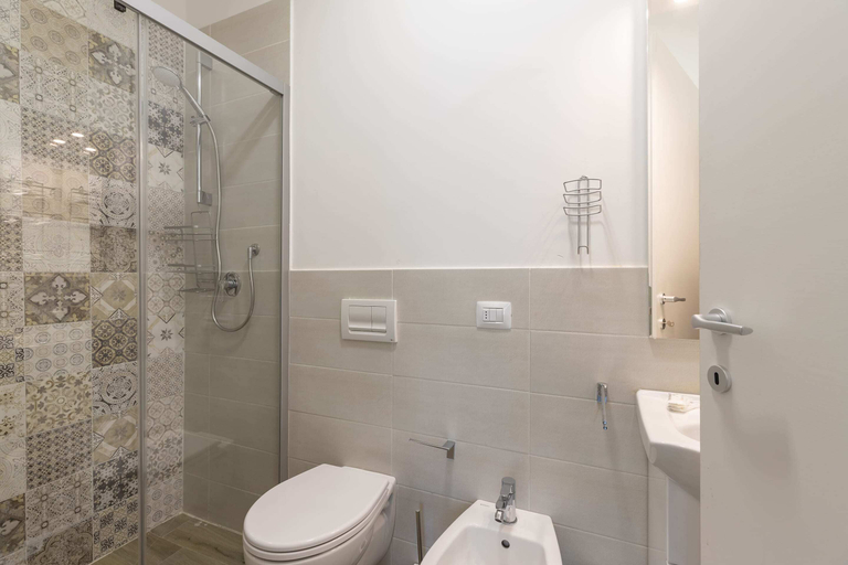 Bathroom 3, Santacroce Suite, Florence