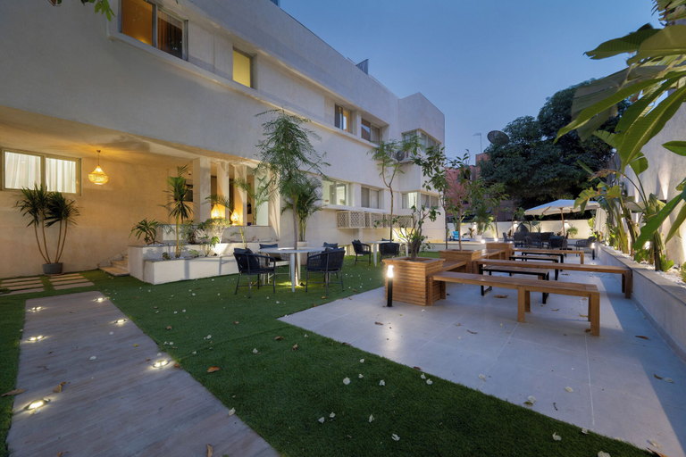 Outdoor dining 4, 88 by spacey, Al-Ma'adi