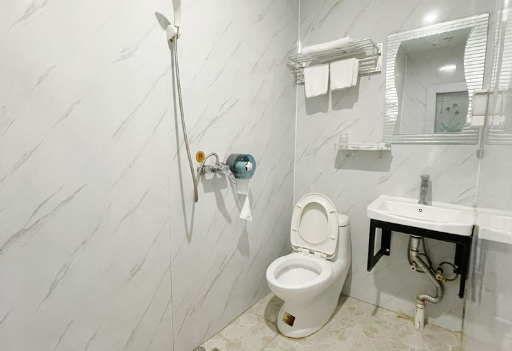 Bathroom, Chengdong Hotel (Shenzhen OCT Creative Culture Park Qiaocheng East Metro Station Branch), Shenzhen