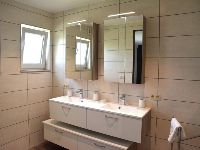 Bathroom 3, Modern villa in Rochefort close to the horses, Namur