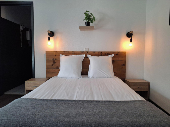 Bedroom 4, Le Permayou, Pyrénées-Atlantiques