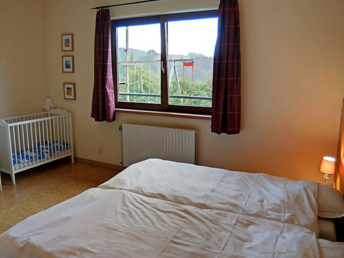 Bedroom 2, Large Home with Sauna, Ovifat, Liège