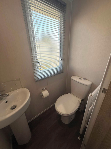 Bathroom 2, Home by the Sea - Adventure Village Access, Norfolk