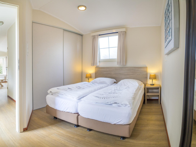 Bedroom, Chalet in Noordwijk near the Beach, Noordwijk