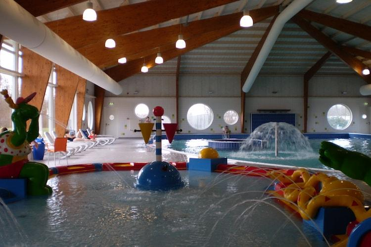 Sport & Beauty, Villa in Biddinghuizen by Lake Vulwe, Dronten