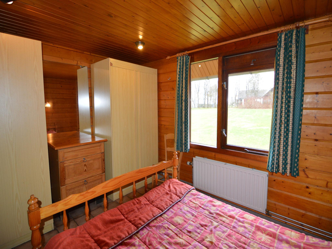 Bedroom 2, Group Retreat in Robertville, Liège