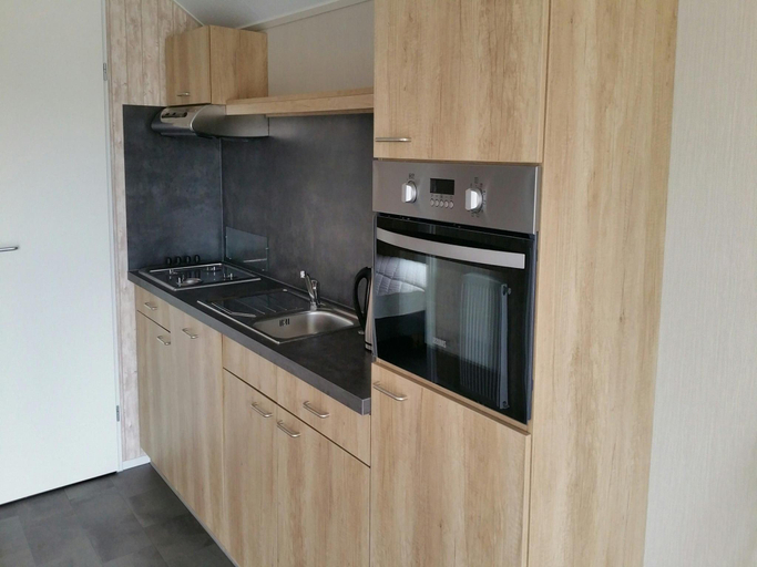 Others 4, Pondside Stay w/ Kitchen, Noordoostpolder