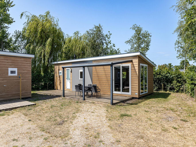 Exterior view 3, Cosy Family Chalet With Covered Terrace, Schouwen-Duiveland