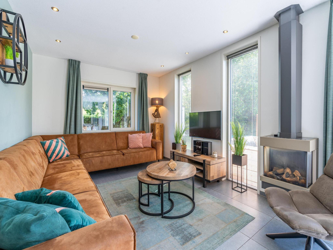 Interior view 4, Luxury 8-person holiday villa, Texel