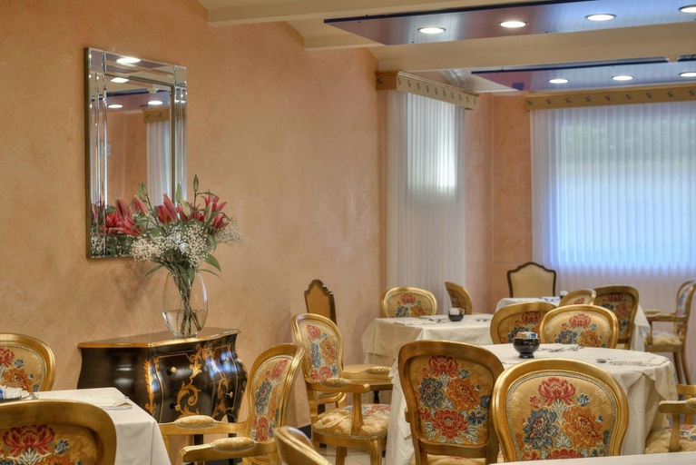 Food & Drinks 5, Central Park Hotel, Modena