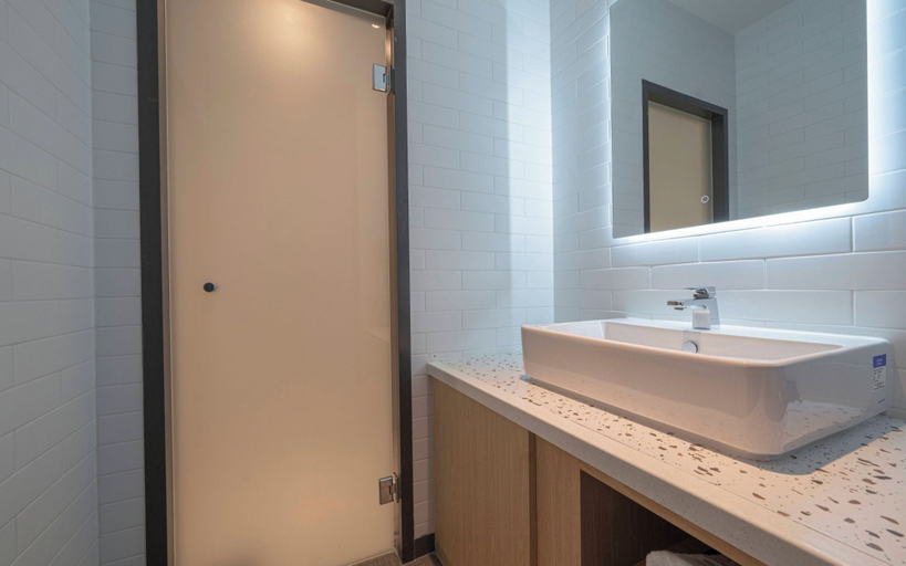 Bathroom 4, Brown Dot Geobuksum, Siheung