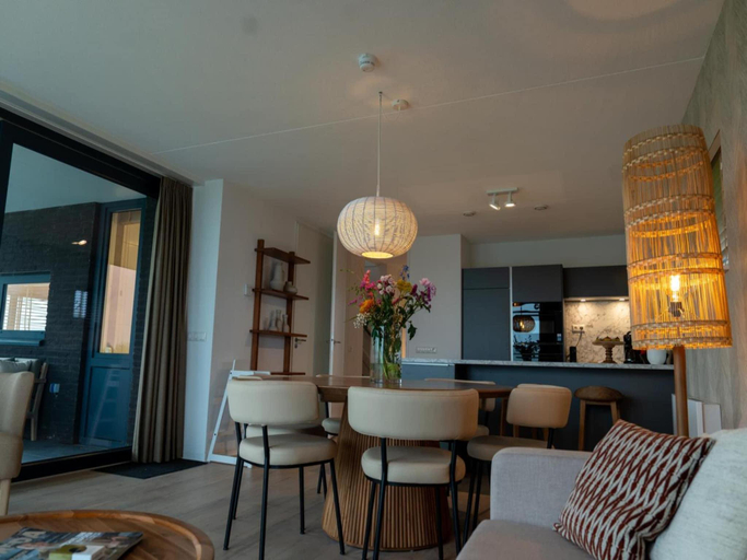Interior view 5, Premium Island 6p in Thorn, Thorn