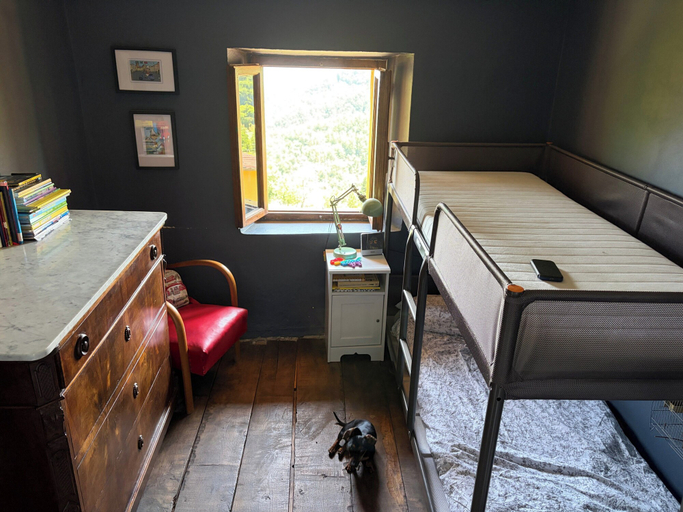 Room 4, House - Sleeps 6 - Garden, Parking, Pet Friendly, Lucca