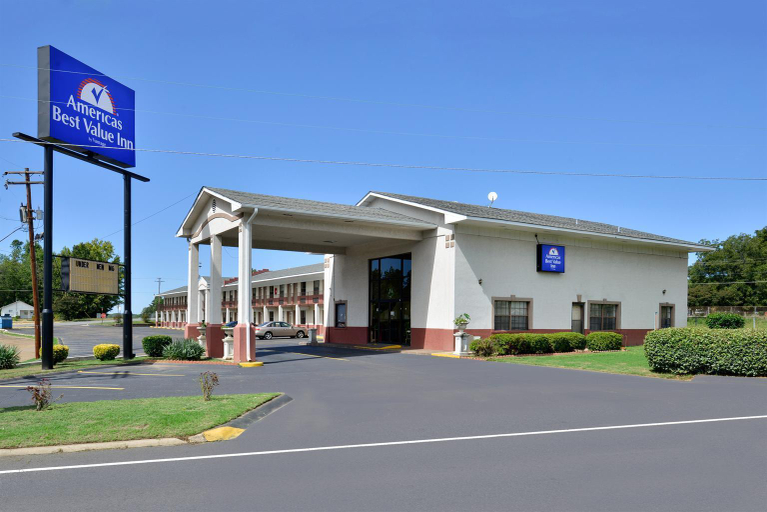 Exterior & Views, Americas Best Value Inn Camden, Ouachita