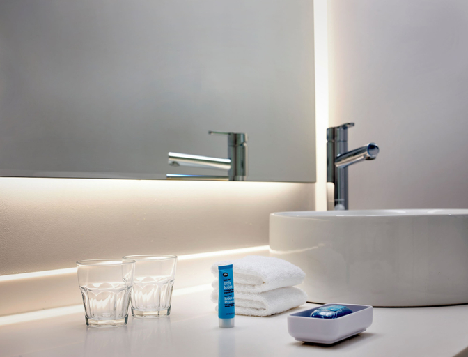 Bathroom 4, Aloft by Marriott Birmingham Eastside, Birmingham