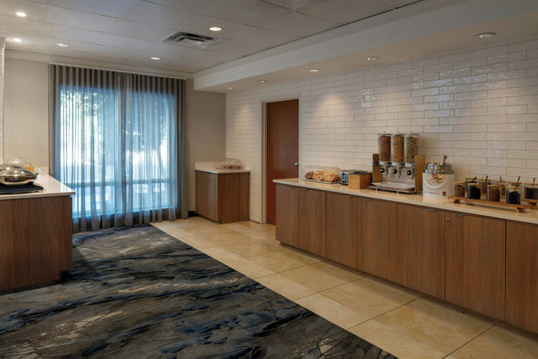 Food & Drinks 5, Fairfield Inn & Suites by Marriott Mobile Daphne/ E Shore, Baldwin