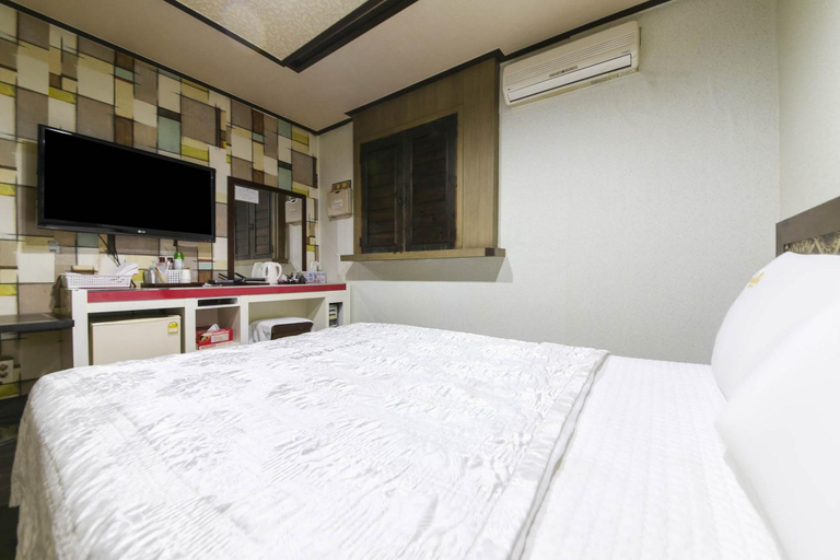 Bedroom 3, Jecheon Marathon, Jecheon