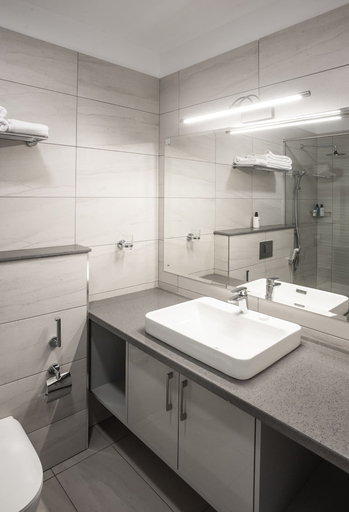 Bathroom 3, Yaya Hotel & Apartments, Dagoretti North