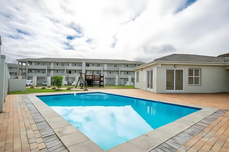Swimming pool 3, Cozy corner apartment Muizenberg, City of Cape Town