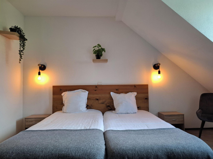 Bedroom 5, Le Permayou, Pyrénées-Atlantiques