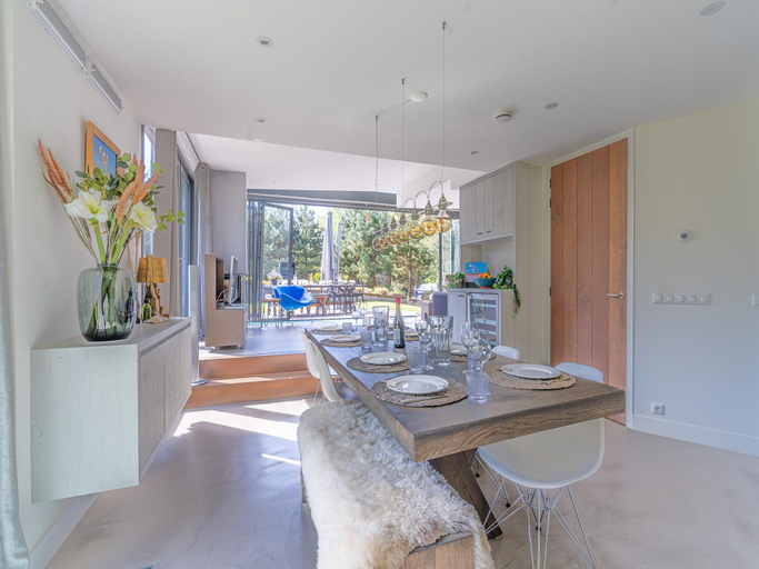 Interior view 3, Charming 8-person villa with hot tub near the forest, Texel