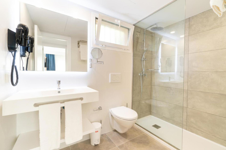 Bathroom 4, Aparthotel Ciudad Laurel, Baleares