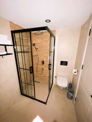 Bathroom 3, Golden Vera Hotel, Merkez