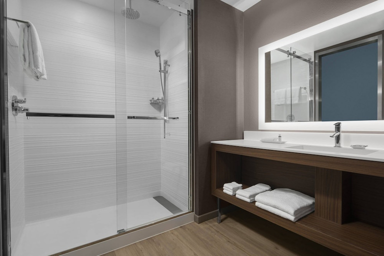 Bathroom 4, AC Hotel by Marriott Columbus Downtown, Franklin
